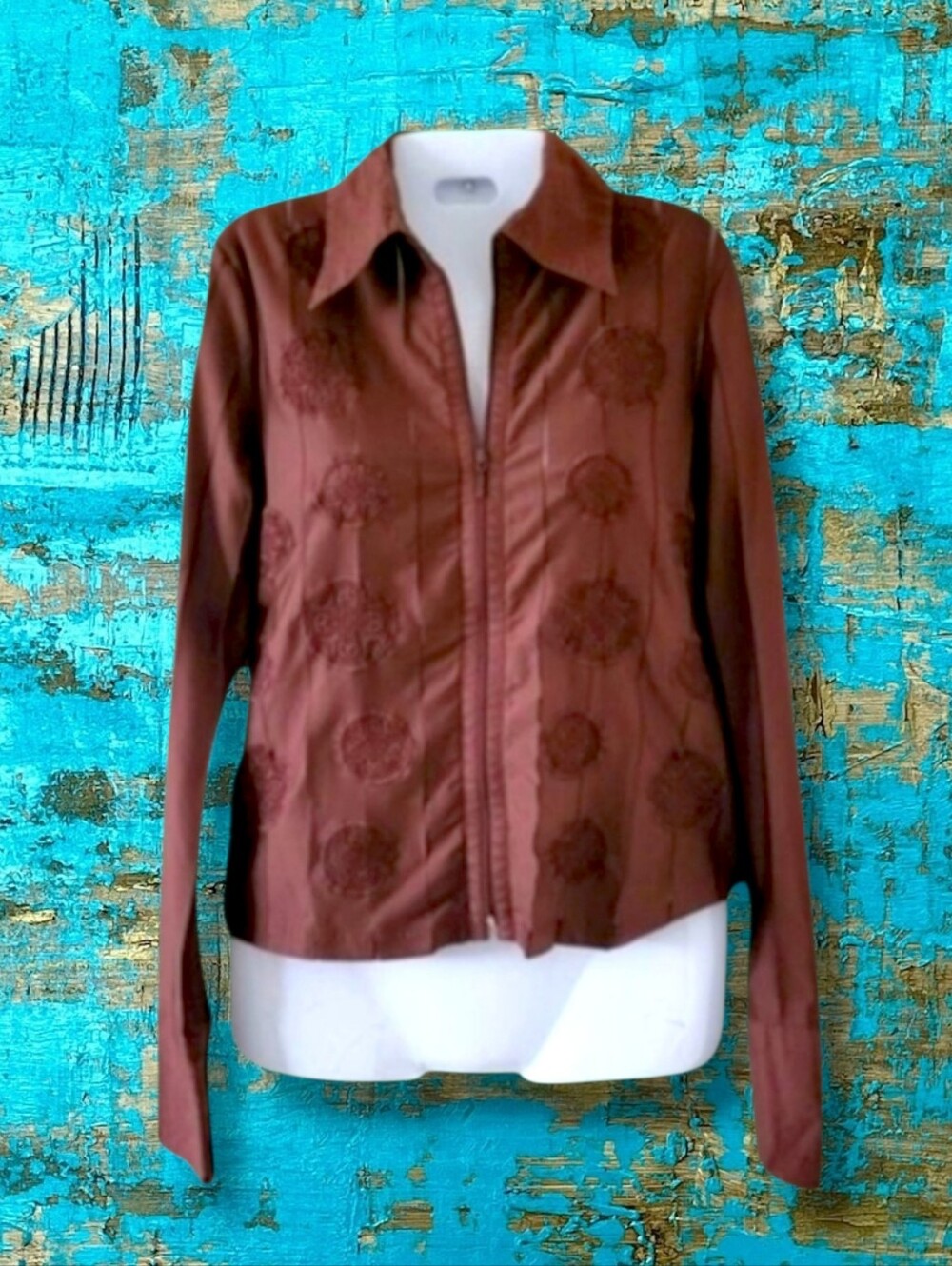 Stera | EUC Pretty Brown Asian Inspo Embroidered Zip Up Top (SIZE M)